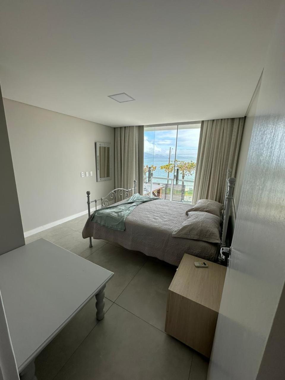 Apartamento Frente Mar Na Baia De Porto Belo Eksteriør bilde
